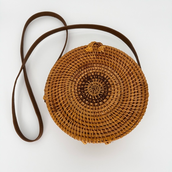 Straw Studios Handbags - STRAW STUDIOS Round‎ Rattan Crossbody Bag Brown Woven Ata Grass Loop Closure